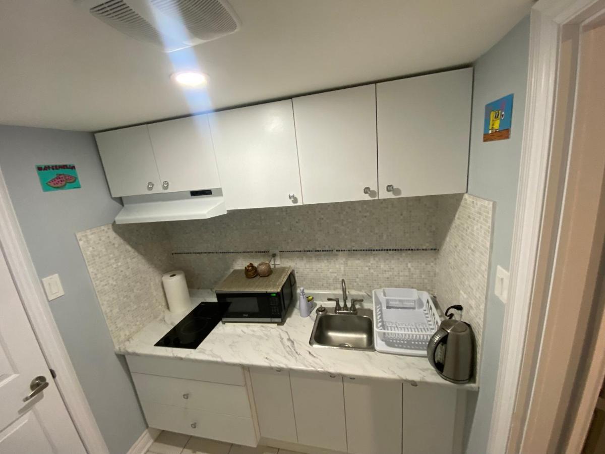 2 Bedroom With 2 Ensuites Unit In 列治文山 外观 照片