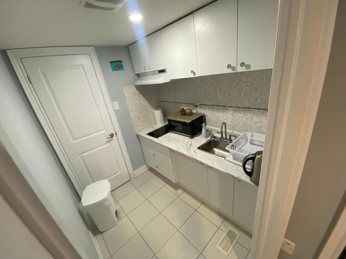 2 Bedroom With 2 Ensuites Unit In 列治文山 外观 照片