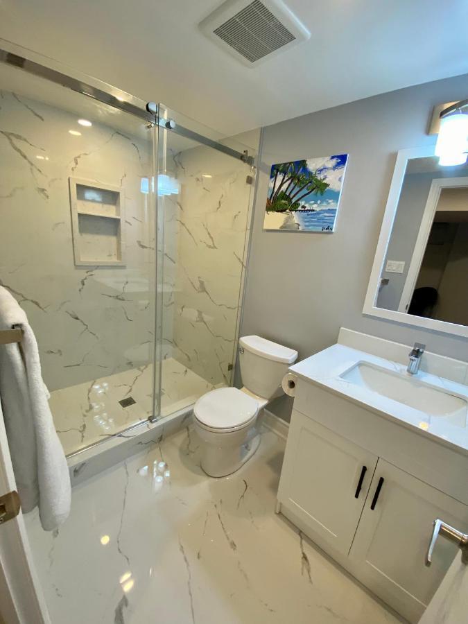 2 Bedroom With 2 Ensuites Unit In 列治文山 外观 照片