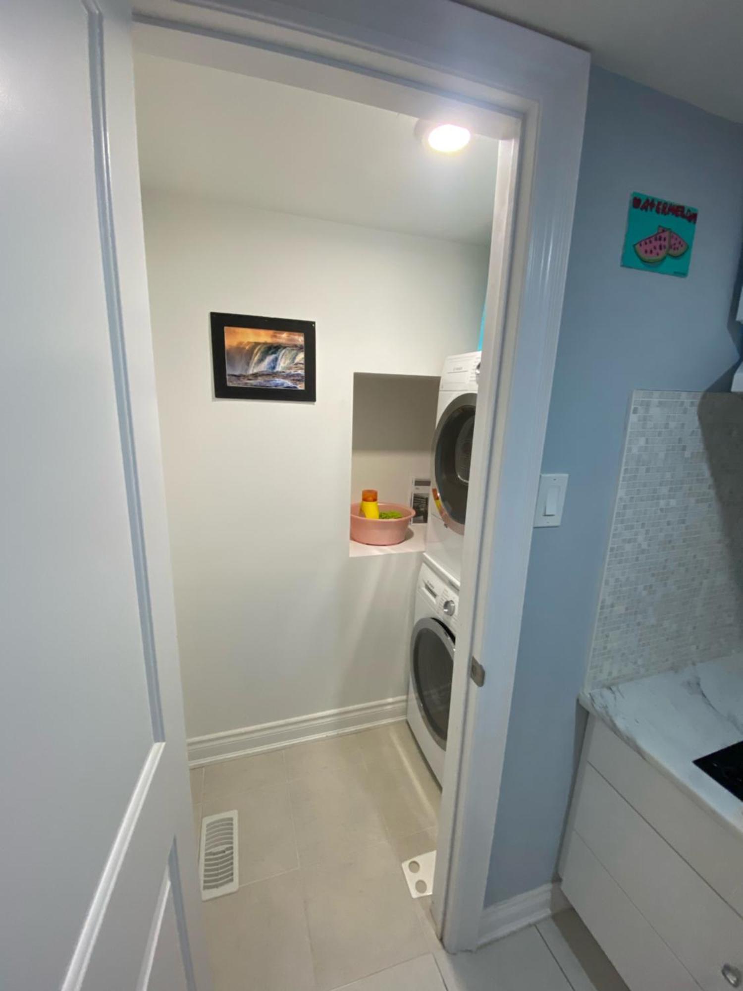 2 Bedroom With 2 Ensuites Unit In 列治文山 外观 照片